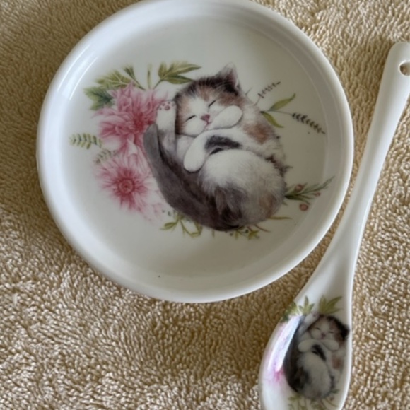 Adorable Kitten/Floral cup and saucer set - Picture 9 of 11